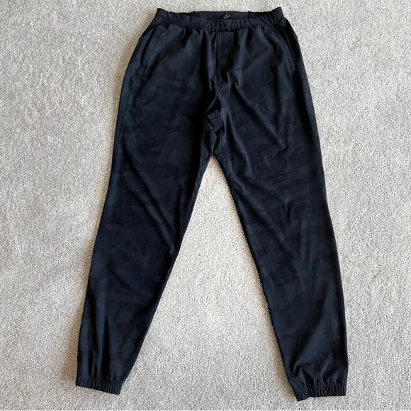 lululemon athletica Dark Camo Joggers - Picture 1 of 8